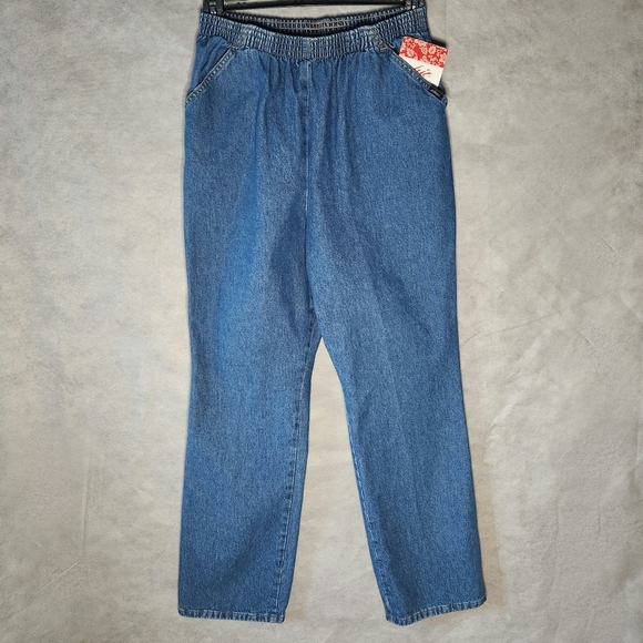Chic Classic Pull On Denim Jeans - Picture 1 of 9